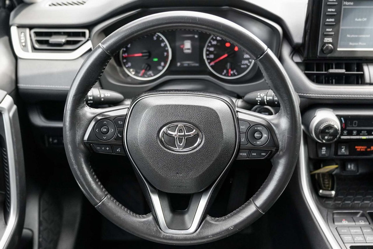 2019 Toyota RAV4 XLE AWD; TOIT ANGLES MORT SIEGES+VOLANT CHAUFFANT