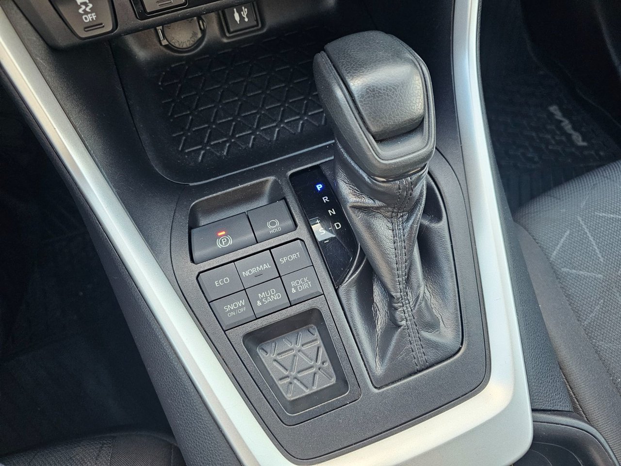 2019 Toyota RAV4 XLE AWD; TOIT ANGLES MORT SIEGES+VOLANT CHAUFFANT