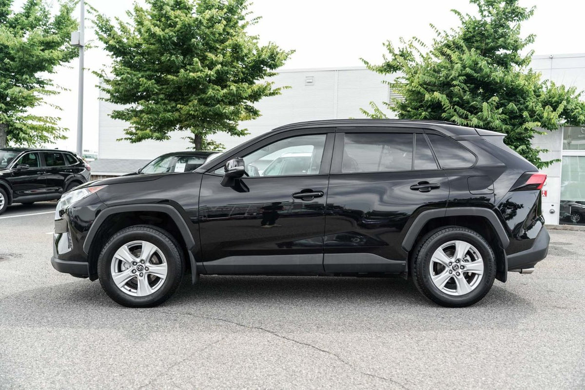 2019 Toyota RAV4 XLE AWD; TOIT ANGLES MORT SIEGES+VOLANT CHAUFFANT