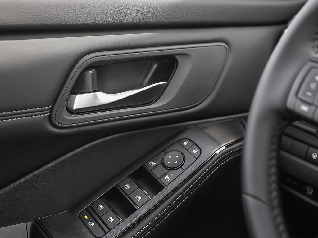 2026 Nissan Rogue AWD SV Dark Armor