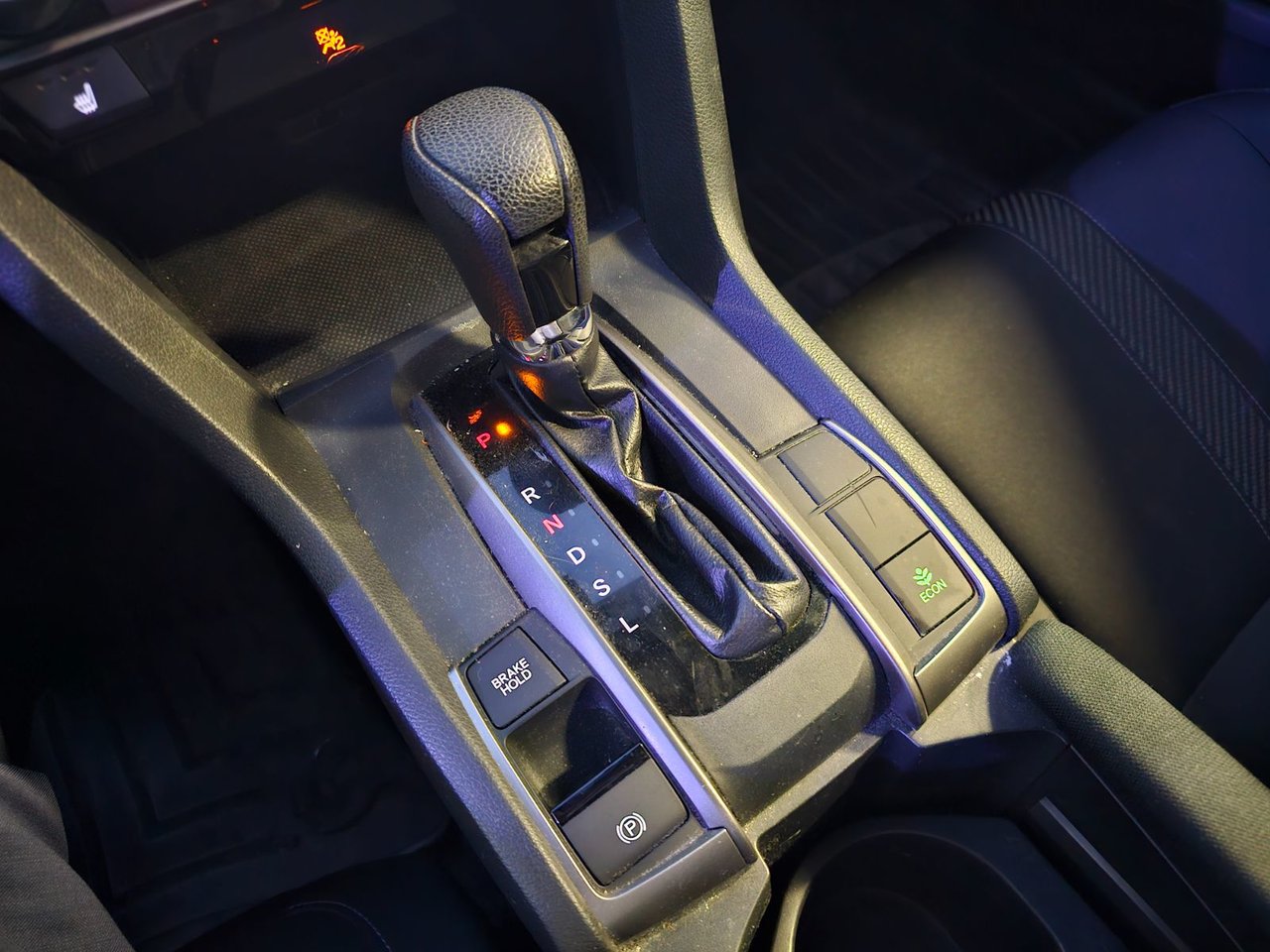 2018 Honda Civic Hatchback LX AUTO; A/C CAMERA SIEGES CHAUFFANT CARPLAY MAGS
