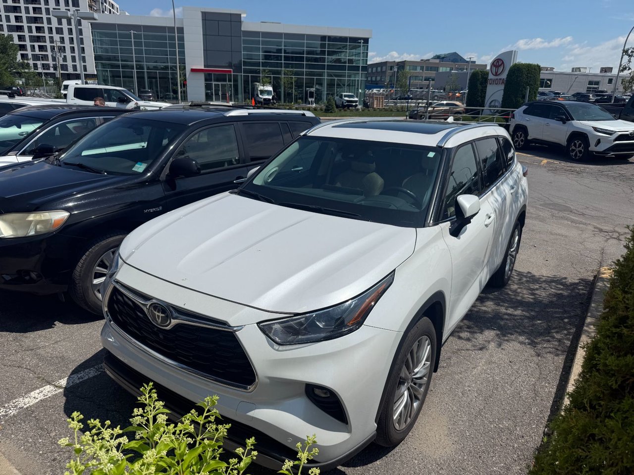 2023 Toyota Highlander LIMITED PLATINUM