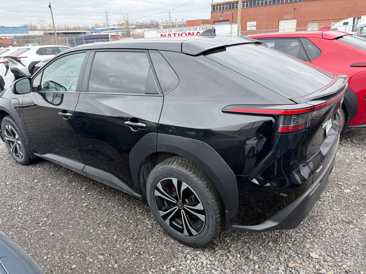 2024 Toyota bZ4X LE FWD