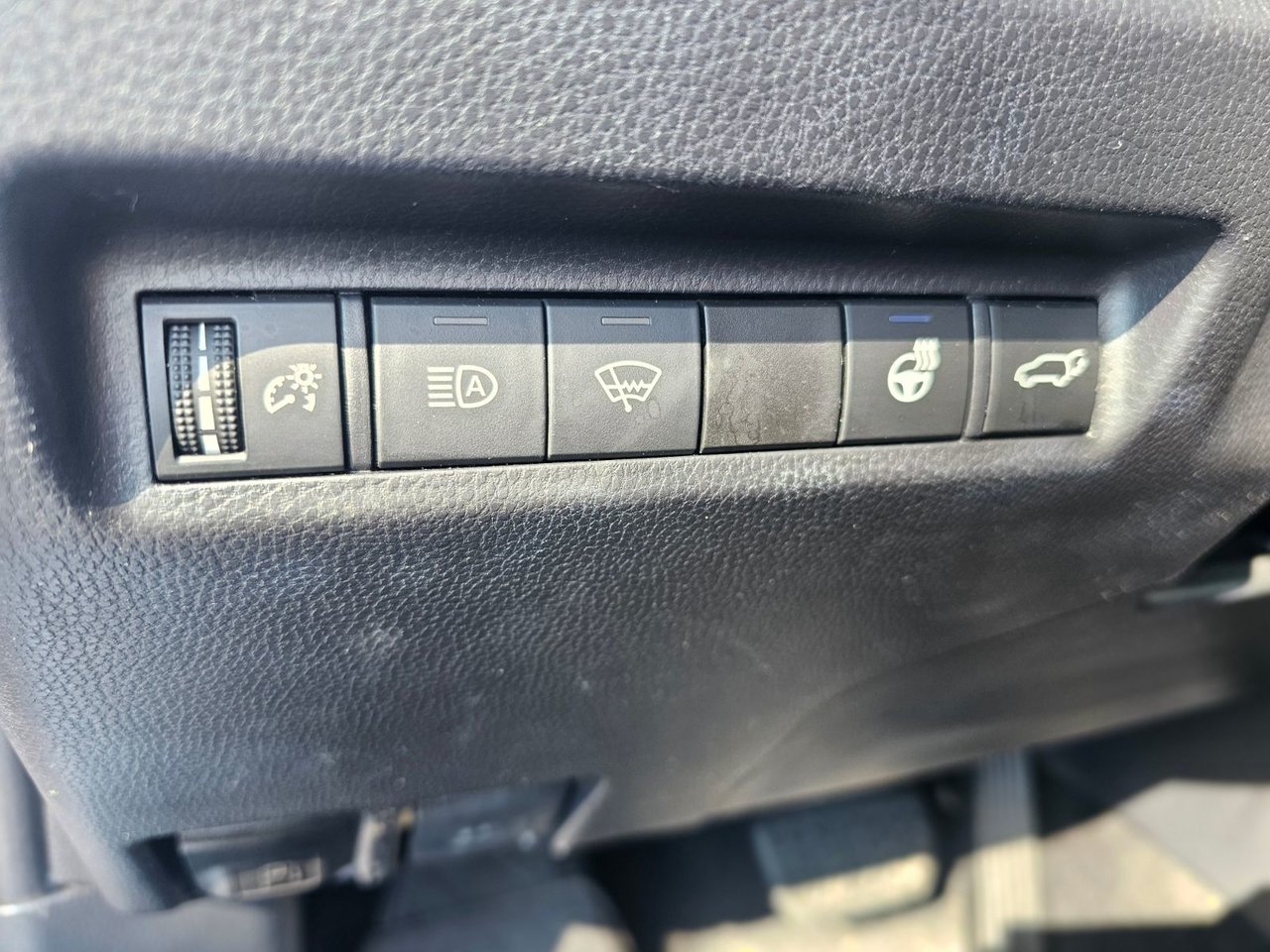 2019 Toyota RAV4 XLE PREMIUM AWD; CUIR TOIT SIEGES+VOLANT CHAUFFANT