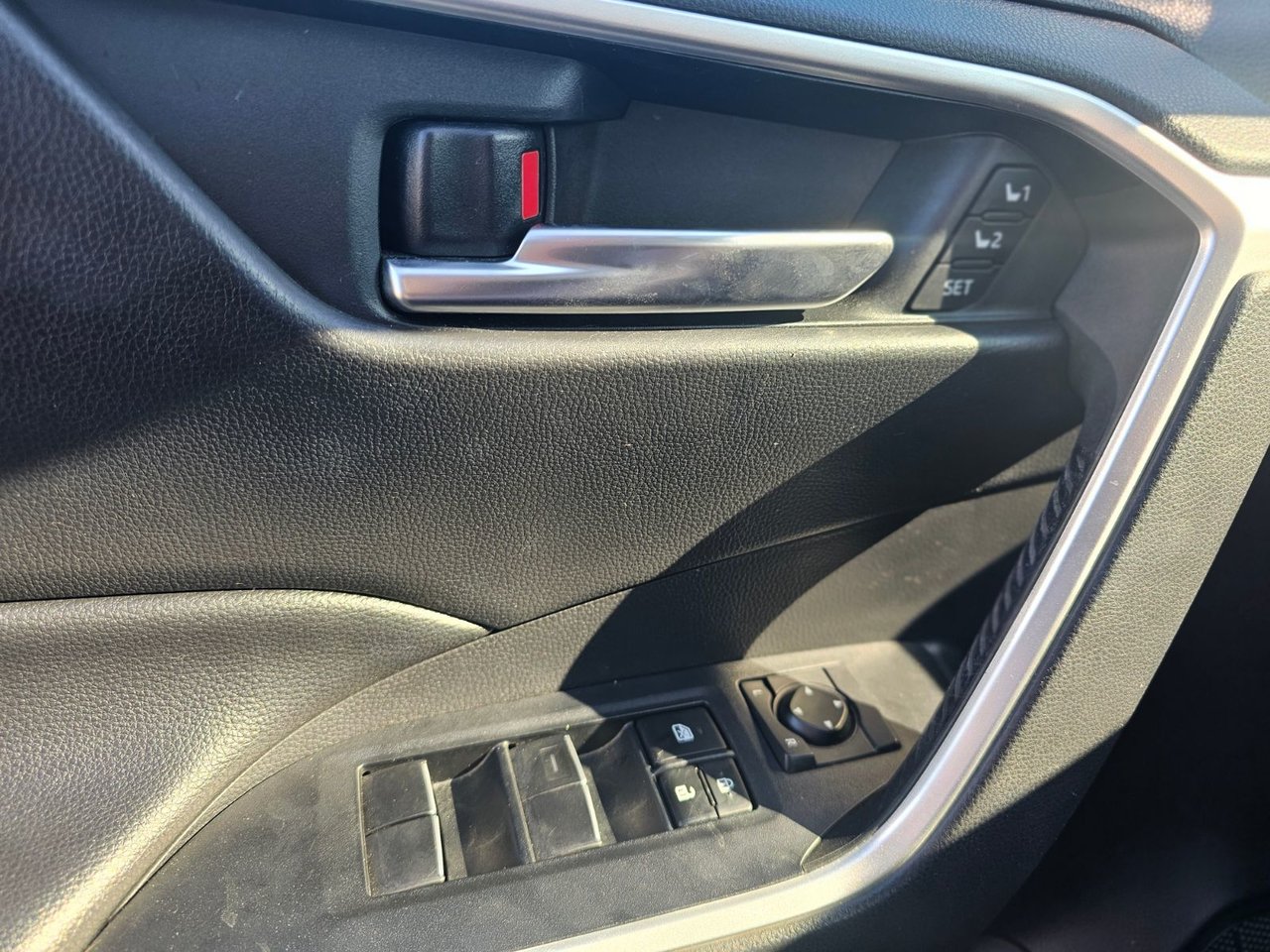 2019 Toyota RAV4 XLE PREMIUM AWD; CUIR TOIT SIEGES+VOLANT CHAUFFANT