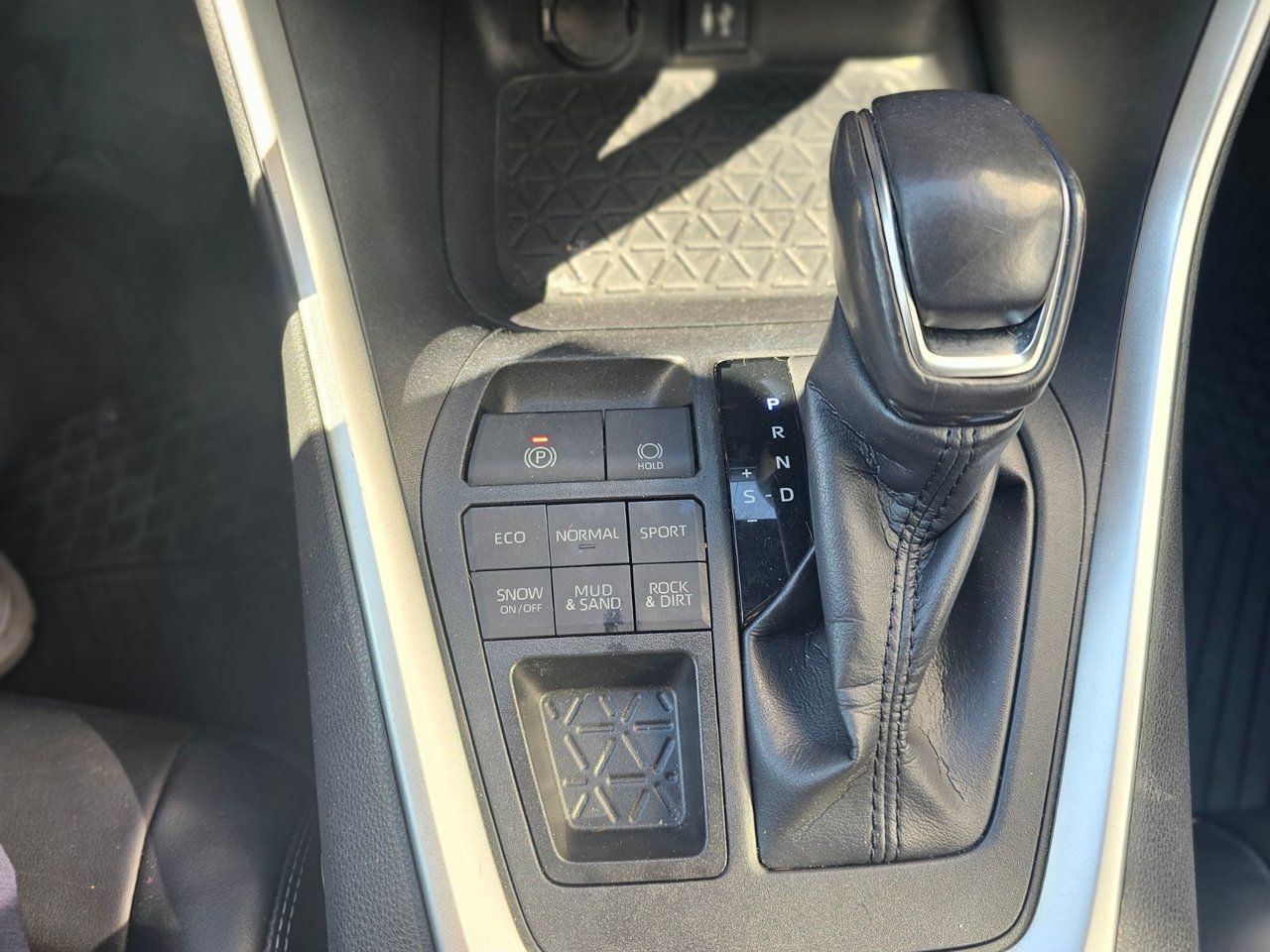 2019 Toyota RAV4 XLE PREMIUM AWD; CUIR TOIT SIEGES+VOLANT CHAUFFANT
