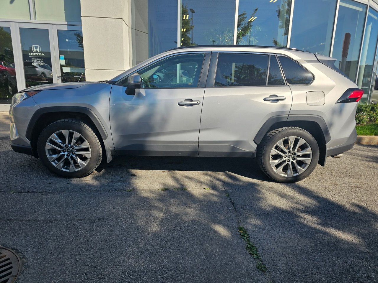 2019 Toyota RAV4 XLE PREMIUM AWD; CUIR TOIT SIEGES+VOLANT CHAUFFANT
