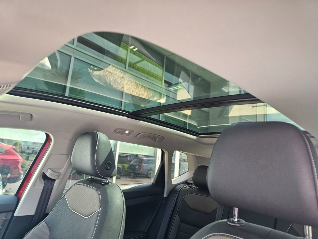 2024 Volkswagen Taos HIGHLINE AWD; CUIR TOIT PANO NAV AUDIO*BAS/LOW KM*