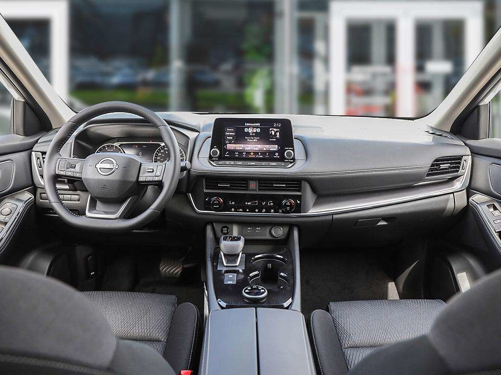 2026 Nissan Rogue SV Moonroof