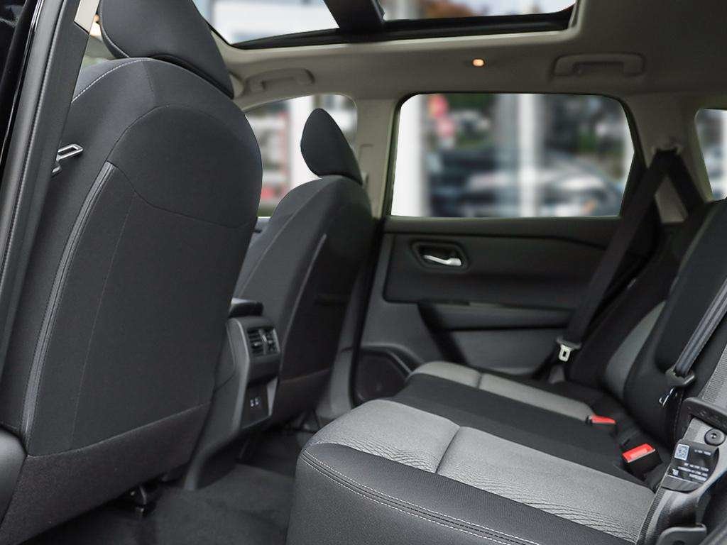 2026 Nissan Rogue SV Moonroof