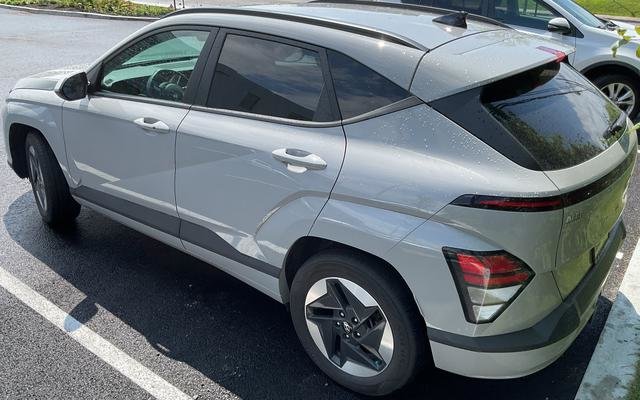 2024 Hyundai Kona Electric Preferred