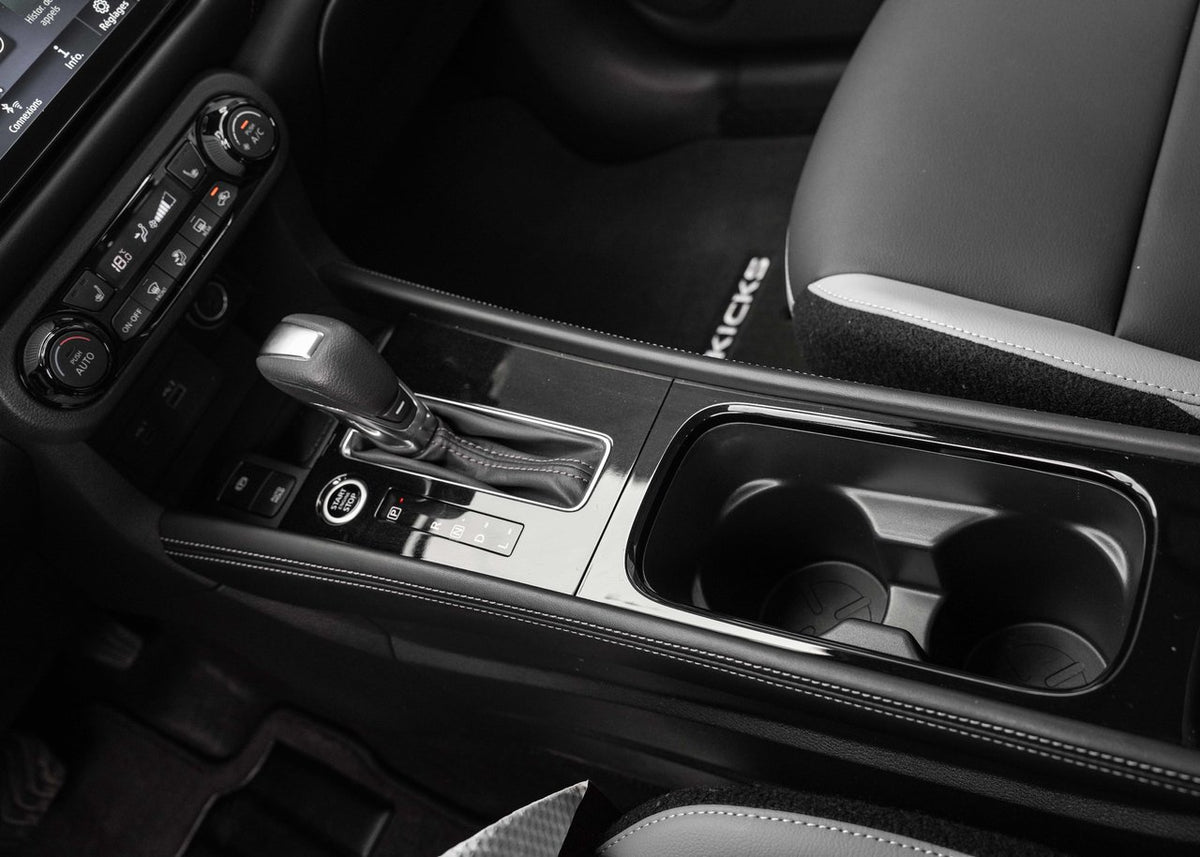 2024 Nissan Kicks SR Premium