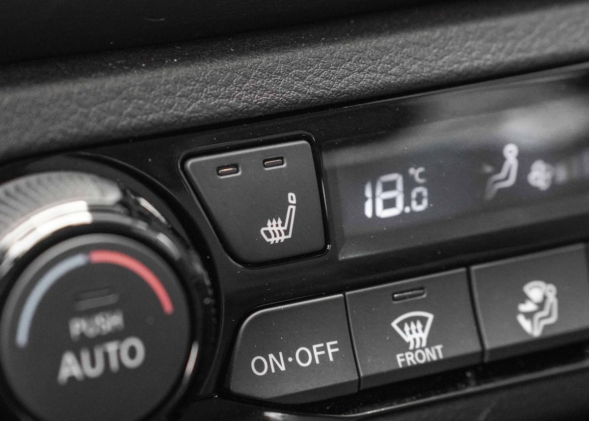 2024 Nissan Kicks SR Premium