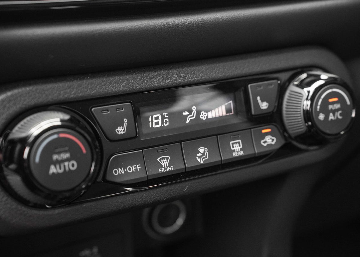 2024 Nissan Kicks SR Premium
