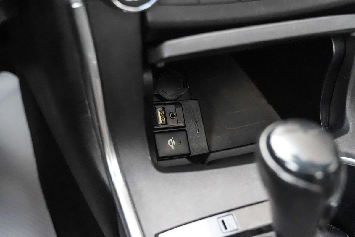 2017 Toyota Camry Hybrid XLE HYBRID