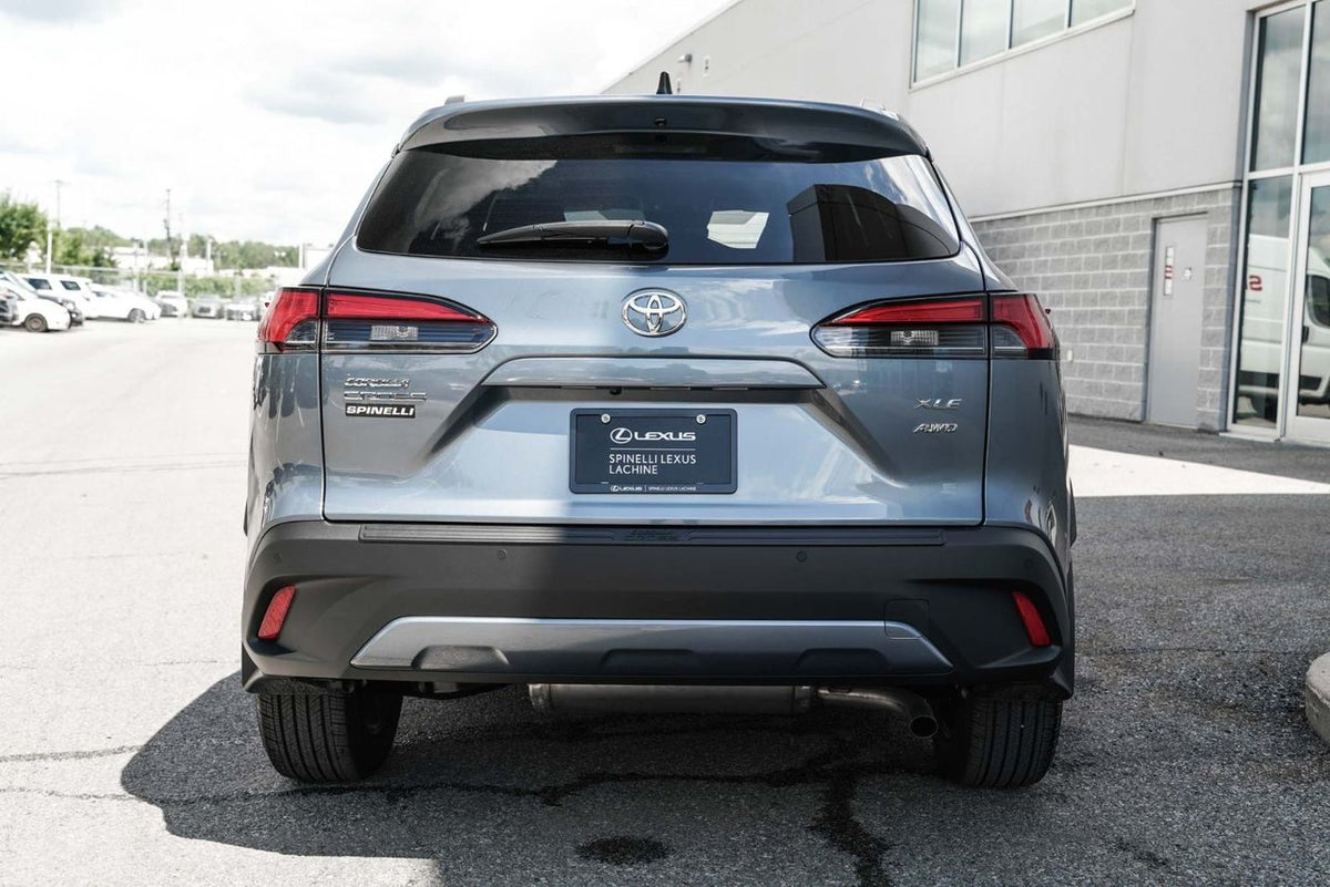 2026 Toyota Corolla Cross XLE 210KM COMME NEUF CUIR MAGS TOIT AWD CARPLAY