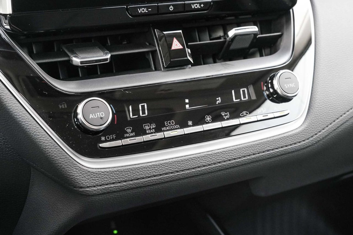 2026 Toyota Corolla Cross XLE 210KM COMME NEUF CUIR MAGS TOIT AWD CARPLAY
