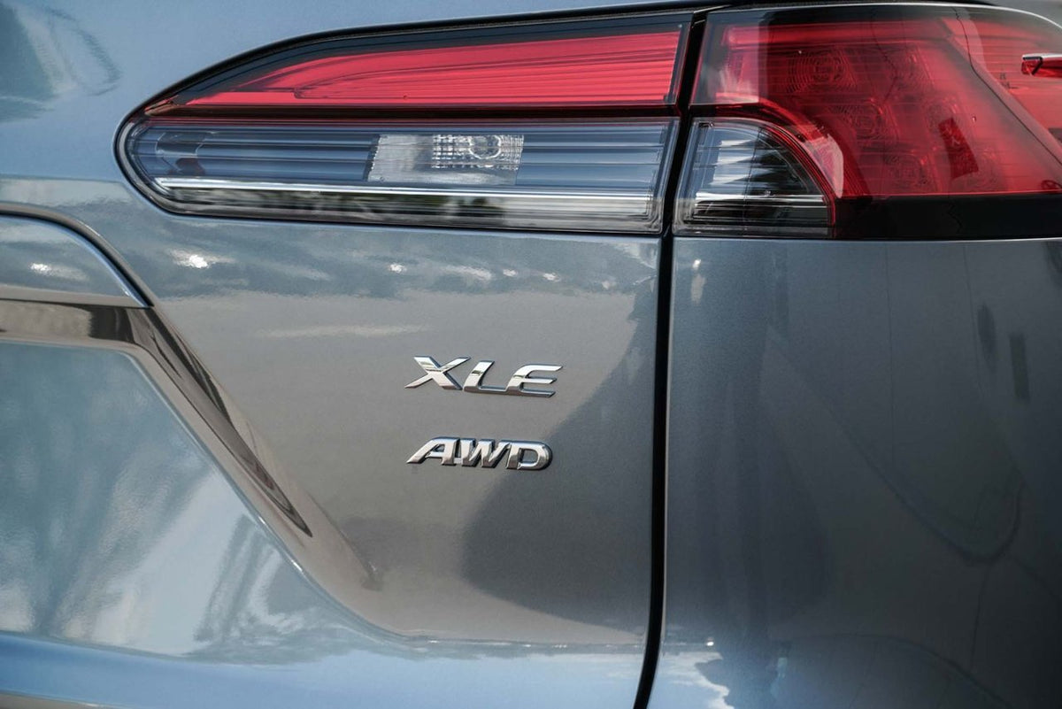 2026 Toyota Corolla Cross XLE 210KM COMME NEUF CUIR MAGS TOIT AWD CARPLAY