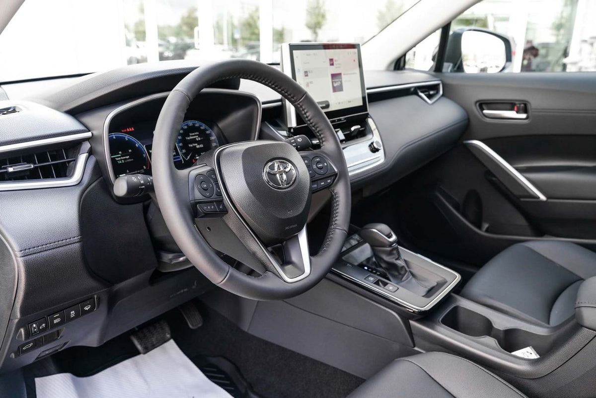 2026 Toyota Corolla Cross XLE 210KM COMME NEUF CUIR MAGS TOIT AWD CARPLAY