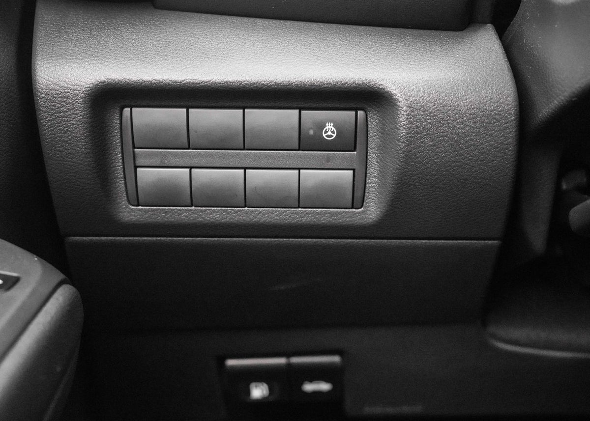 2024 Nissan Kicks SR Premium