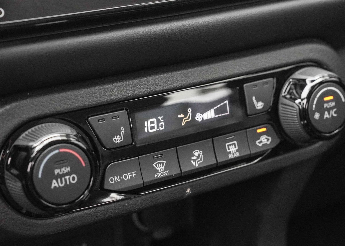 2024 Nissan Kicks SR Premium