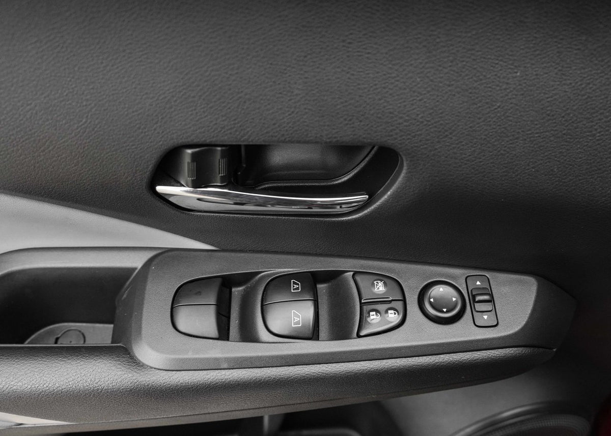 2024 Nissan Kicks SR Premium