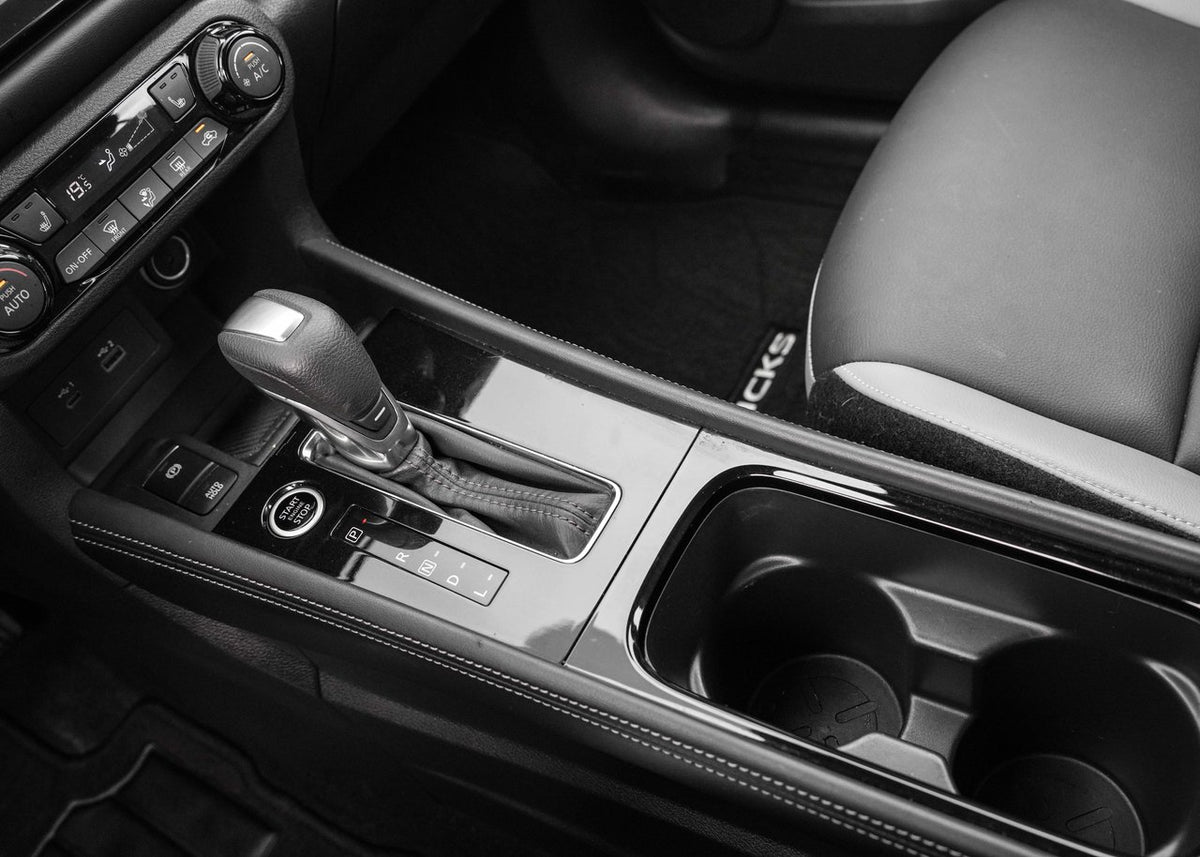 2024 Nissan Kicks SR Premium