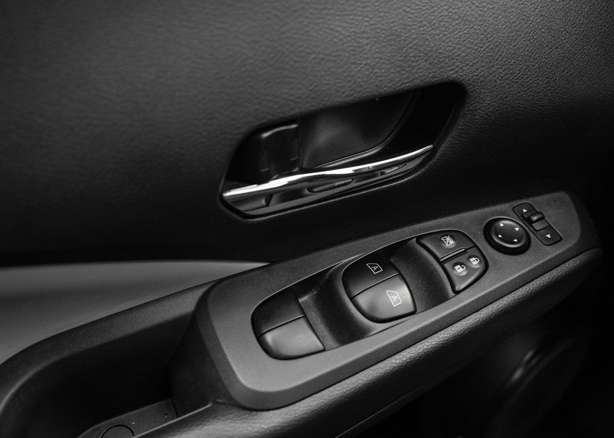 2024 Nissan Kicks SR Premium