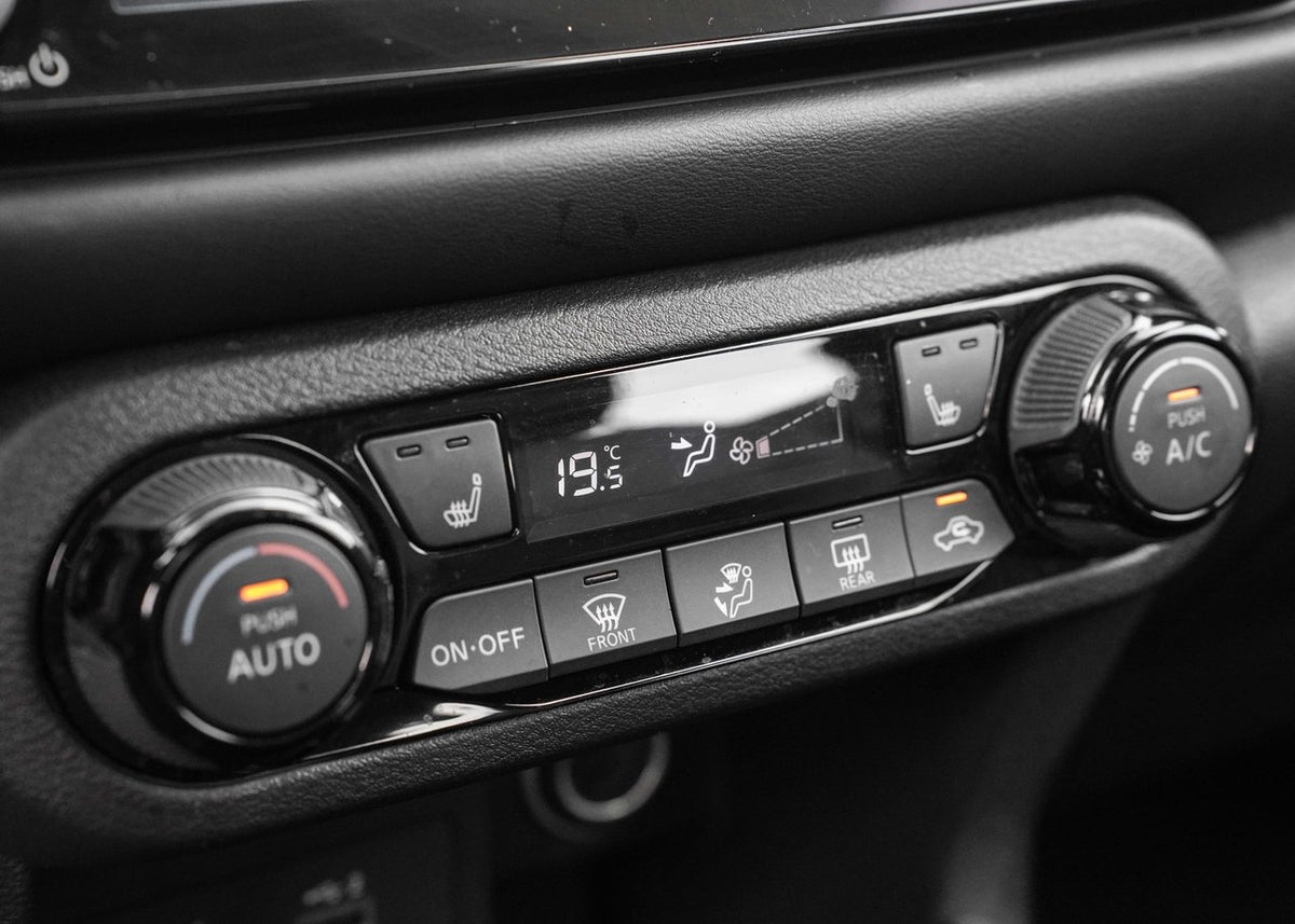 2024 Nissan Kicks SR Premium