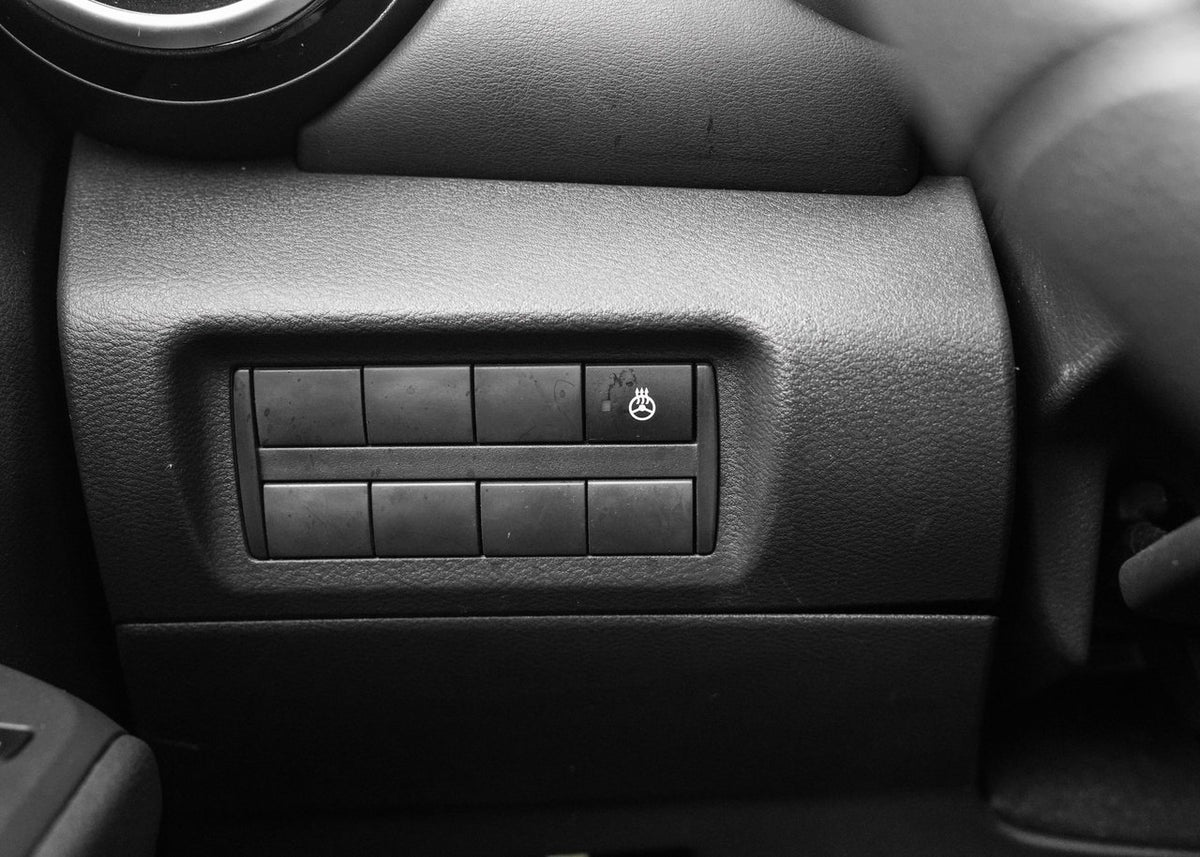 2024 Nissan Kicks SR Premium