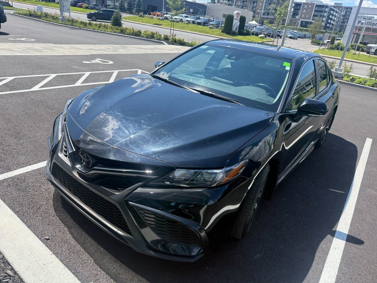 2023 Toyota Camry SE UPGRADE