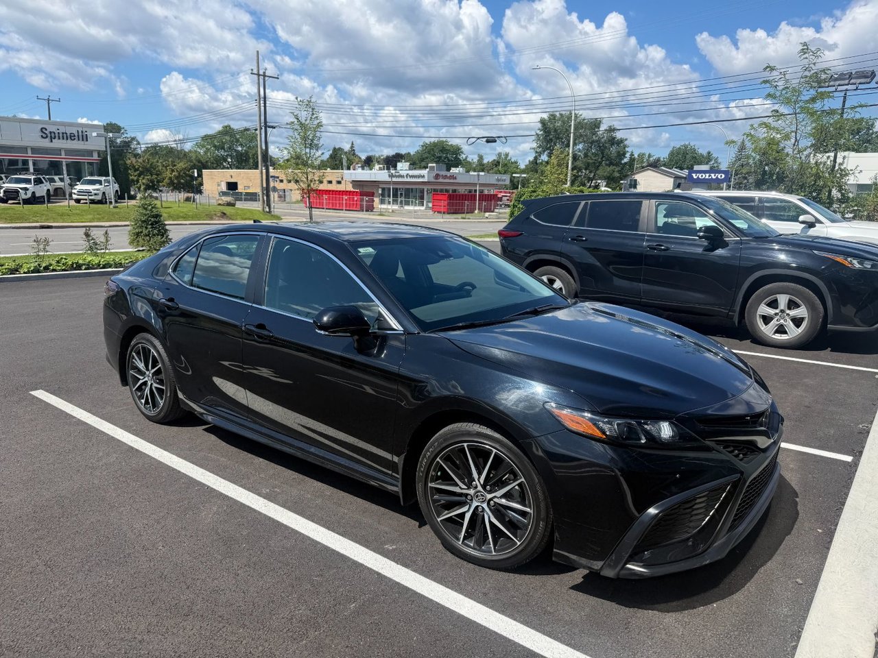 2023 Toyota Camry SE UPGRADE