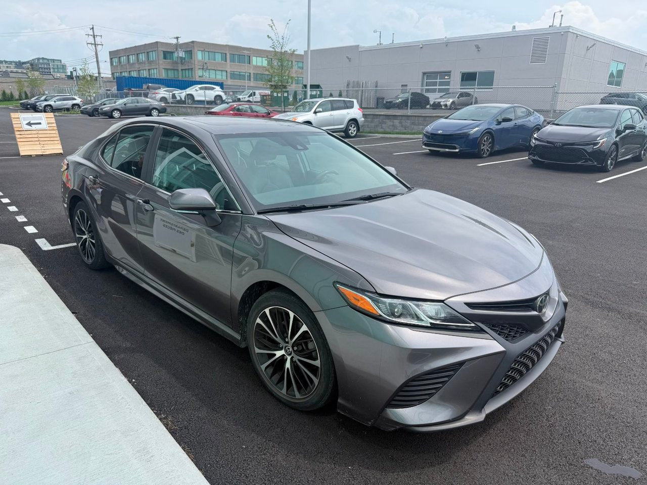2020 Toyota Camry SE UPGRADE