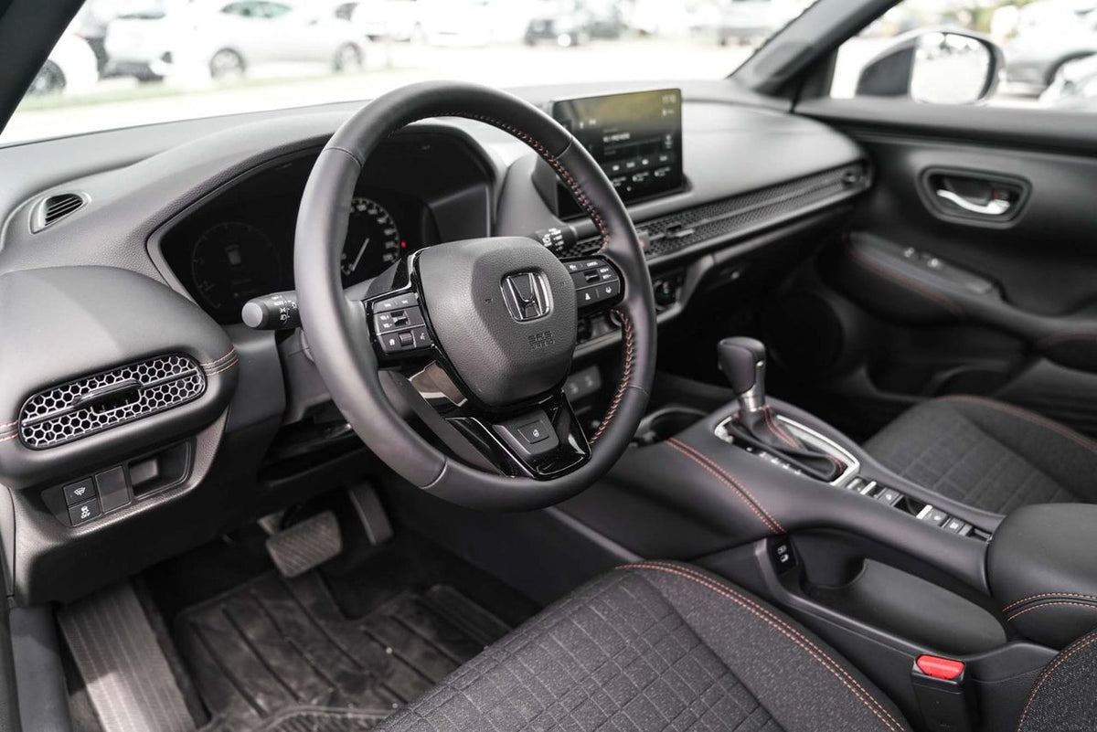 2027 Honda HR-V SPORT AWD; TOIT ANGLES MORT SIEGE+VOLANT CHAUFFANT