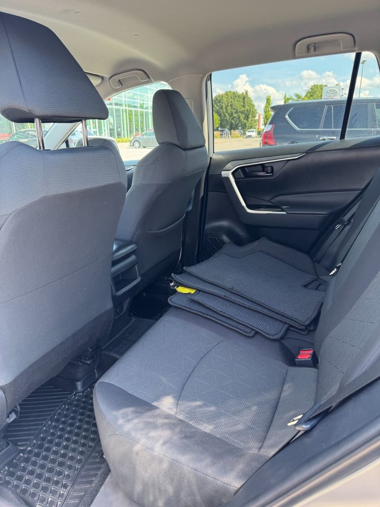 2021 Toyota RAV4 LE AWD