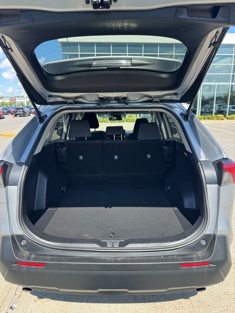 2021 Toyota RAV4 LE AWD