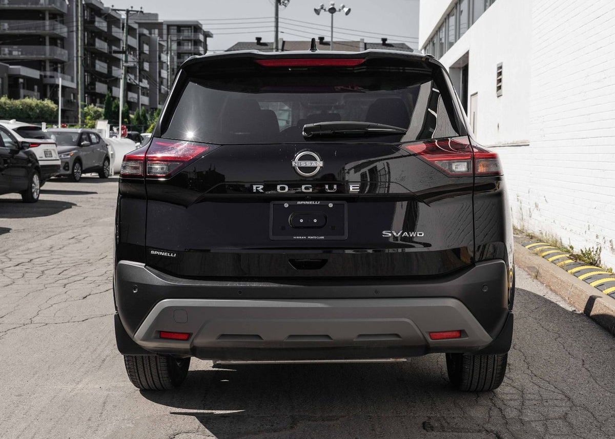 2023 Nissan Rogue SV Moonroof