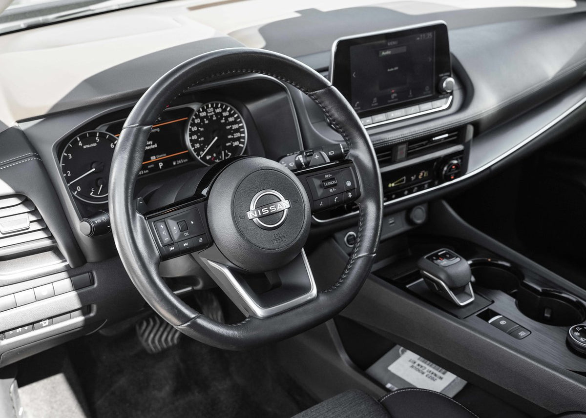 2023 Nissan Rogue SV Moonroof
