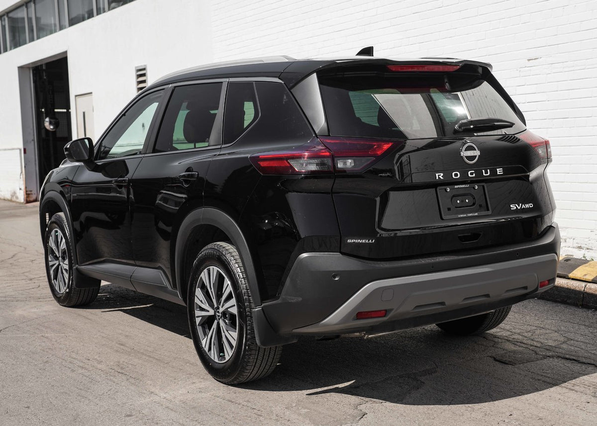2023 Nissan Rogue SV Moonroof