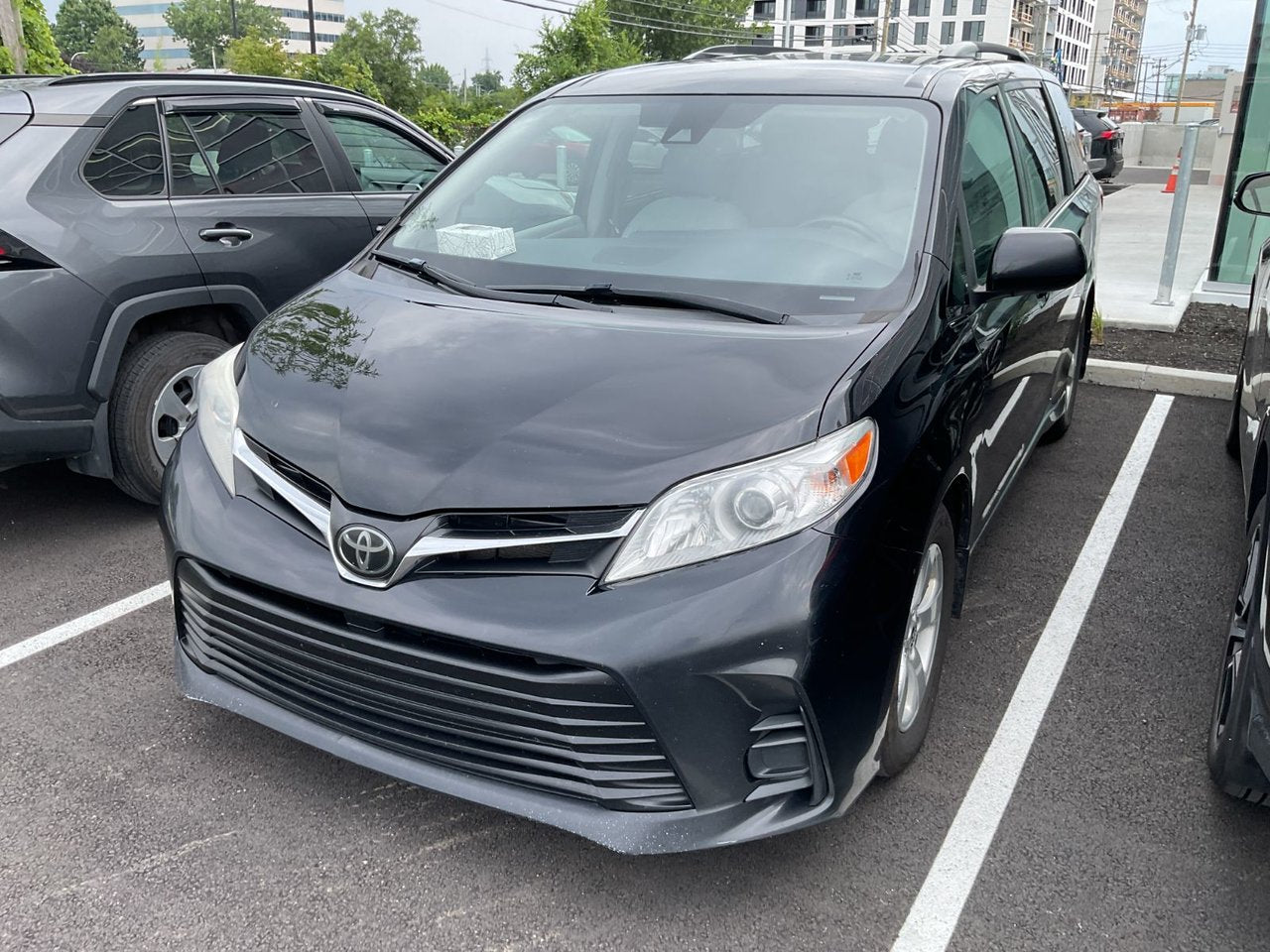 2020 Toyota Sienna LE