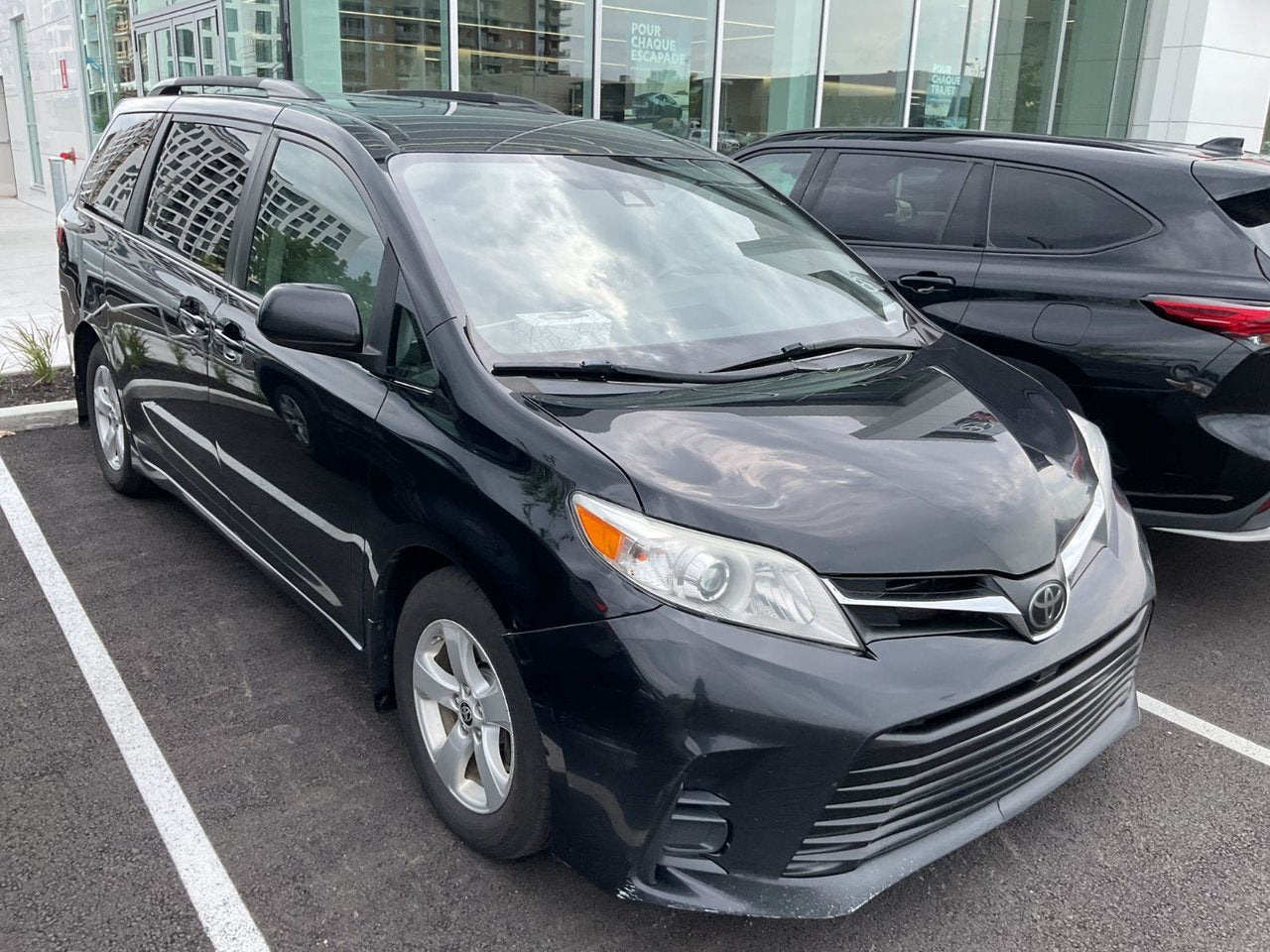 2020 Toyota Sienna LE