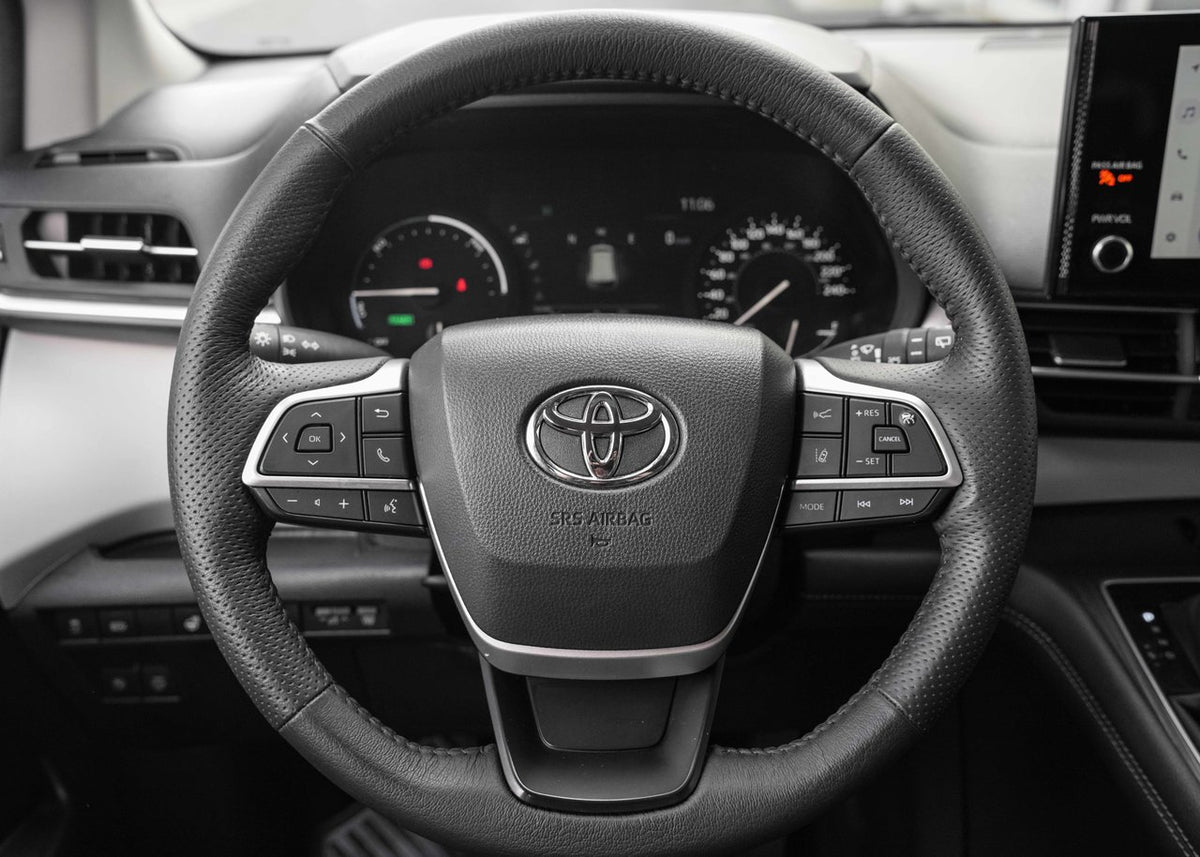 2025 Toyota Sienna XLE HYBRID