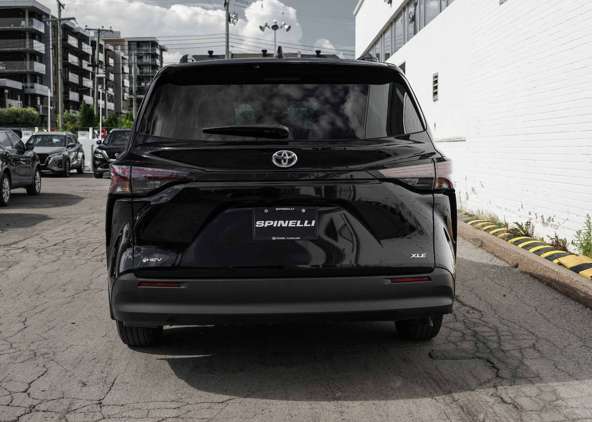 2025 Toyota Sienna XLE HYBRID