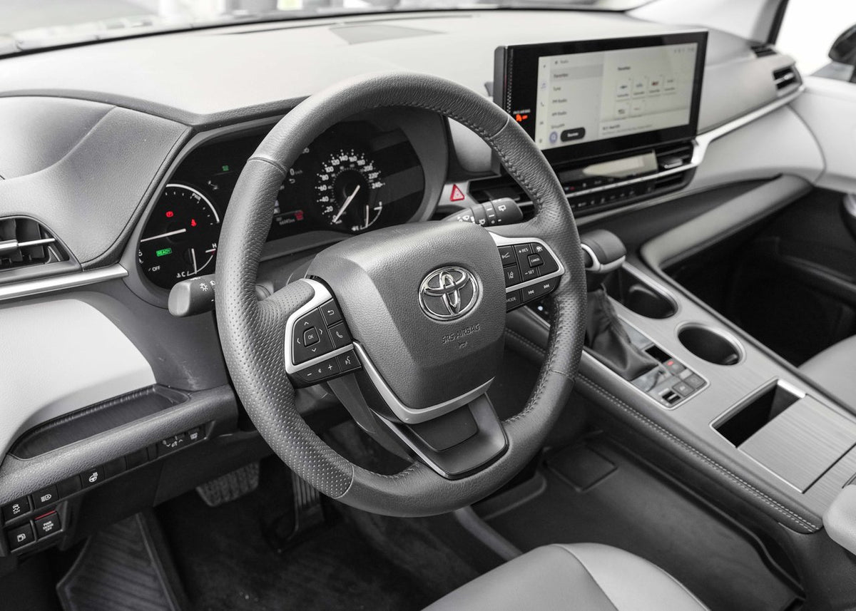 2025 Toyota Sienna XLE HYBRID