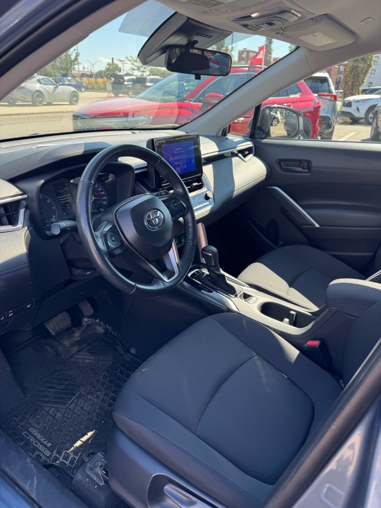 2025 Toyota Corolla Cross LE AWD