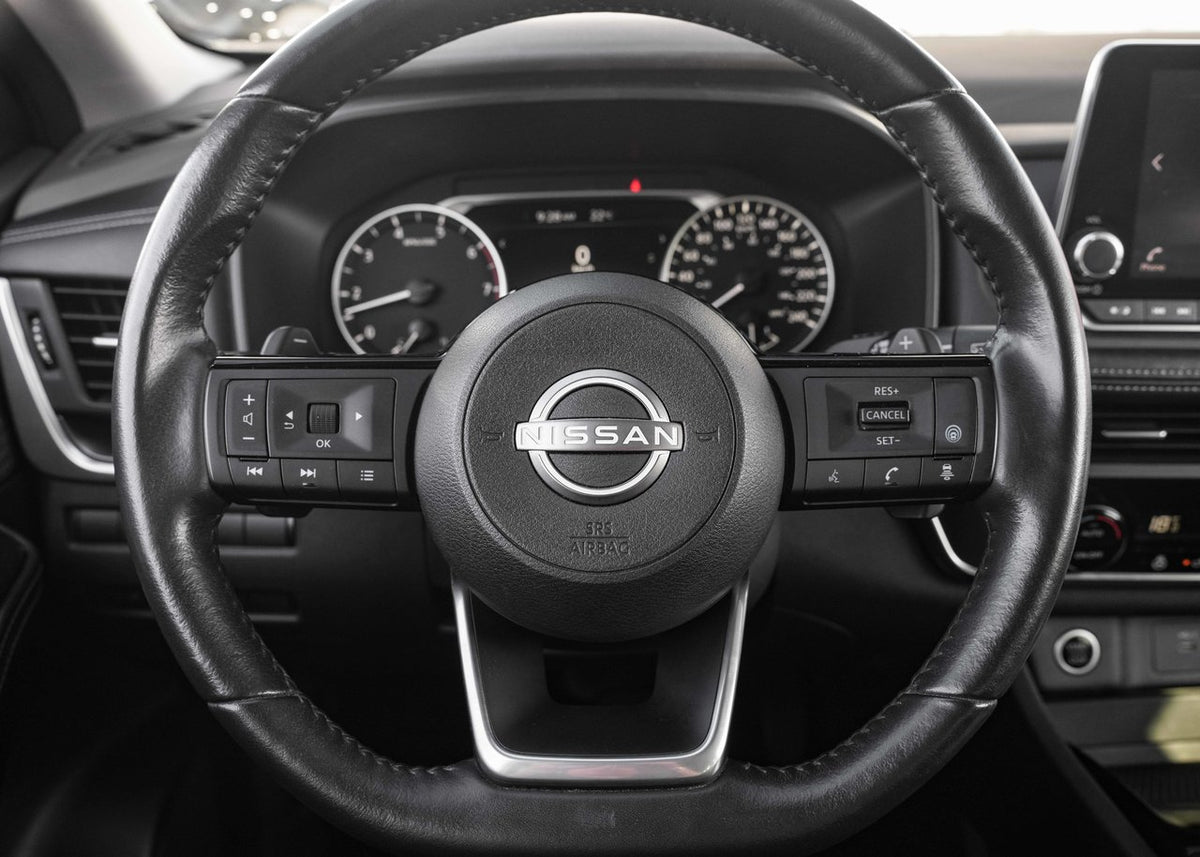 2023 Nissan Rogue SV Moonroof