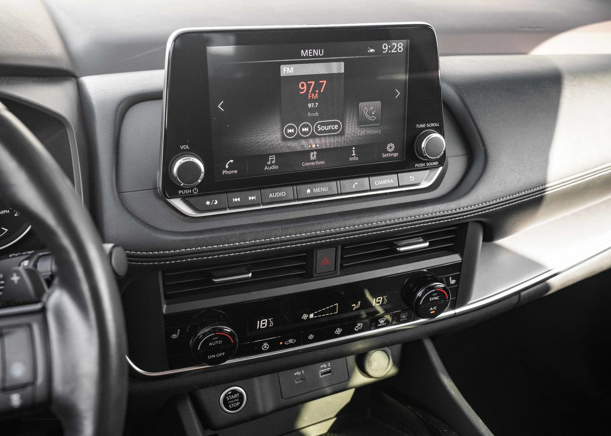 2023 Nissan Rogue SV Moonroof
