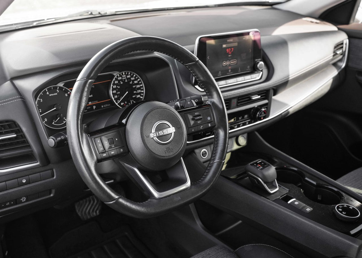 2023 Nissan Rogue SV Moonroof