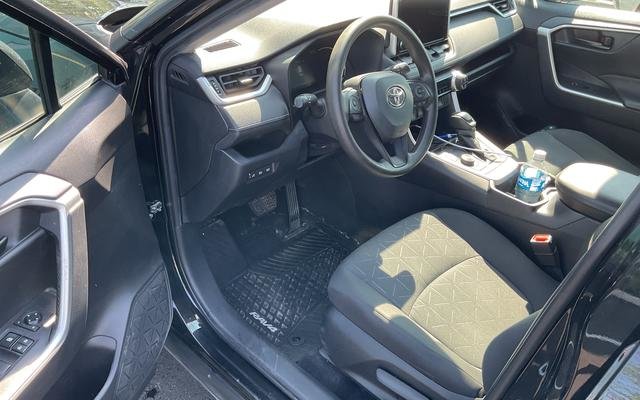 2023 Toyota RAV4 LE Hybrid