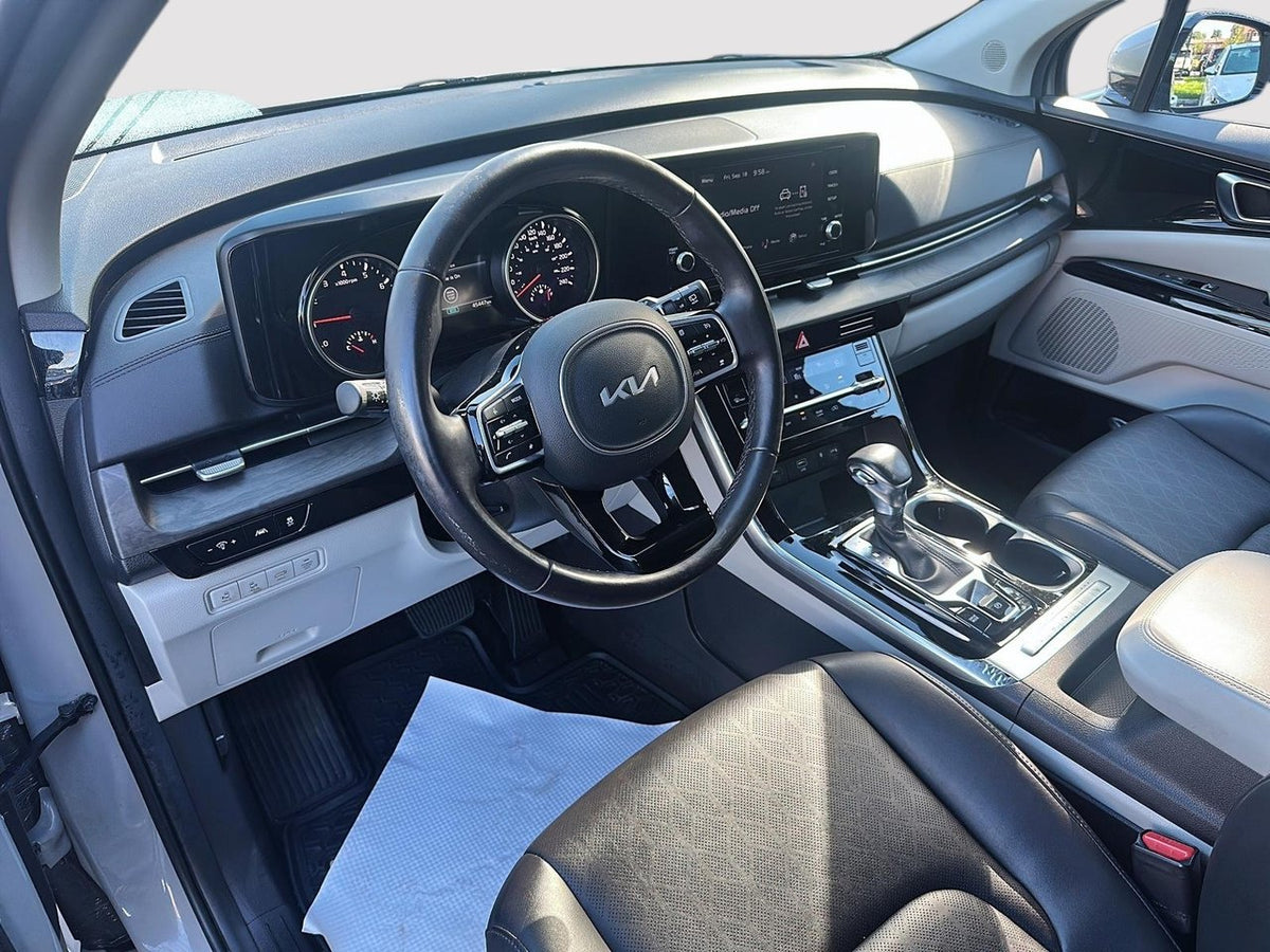 2024 Kia Carnival EX
